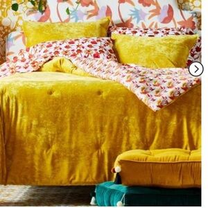 Reversible Velvet Comforter